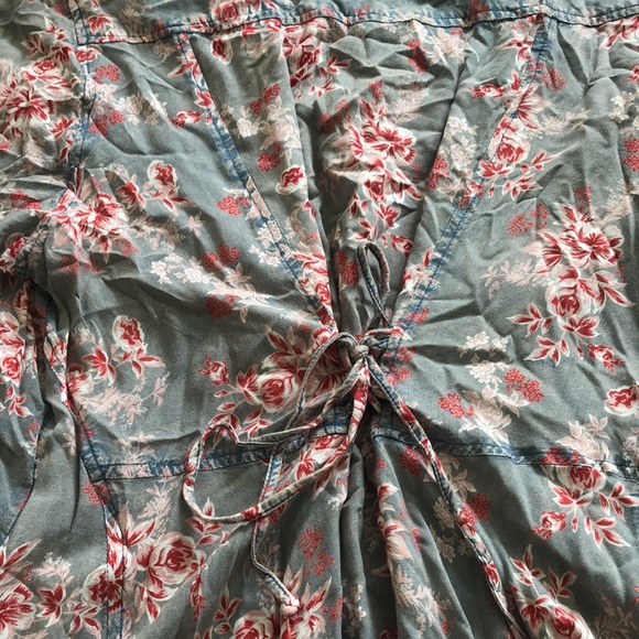 Floral Button Up - Picture 5 of 5